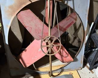 VERY LARGE WORKING INDUSTRIAL FAN.
