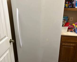 LARGE UPRIGHT FREEZER LIKE NEW.