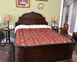BEAUTIFUL FULLSIZE ANTIQUE BED.