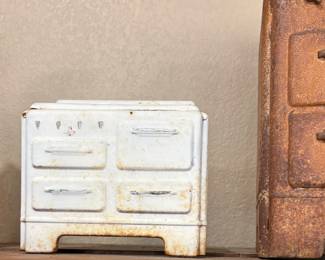 ANTIQUE SMALL METAL STOVE.
