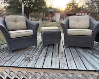 SEVERAL NICE WICKER OUTDOOR FURNITURE SETS.