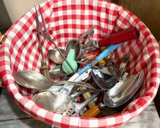 VINTAGE KITCHEN UTENSILS