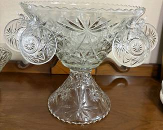 NICE PUNCH BOWL WITH PEDESTAL AND 12 CUPS