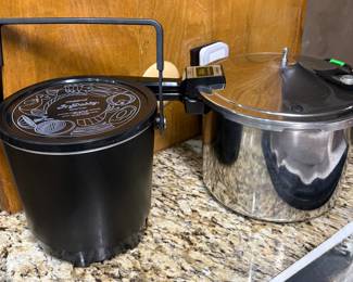 PRESSURE COOKER AND FRY DADDY