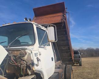 auctioncompanykc.com