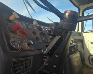 auctioncompanykc.com