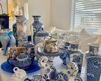 TABLES LOADED WITH BLEU & BLANCO!