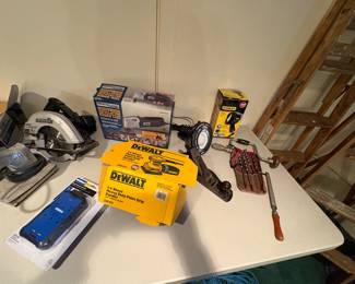 Power Tools & Hand Tools