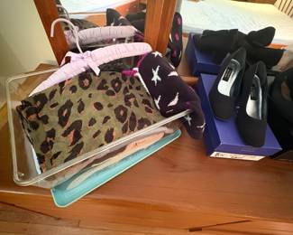 Ladies Shoes & Accessories