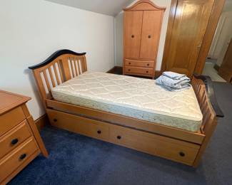 Canadian Solid Maple Bed & Trundle