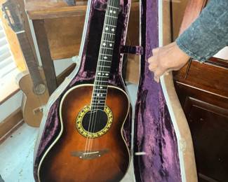 OVATION MODEL 1117-1 GUITAR w/ CASE
