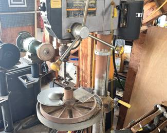 VERY NICE 16 SPEED STANDING DRILL PRESS