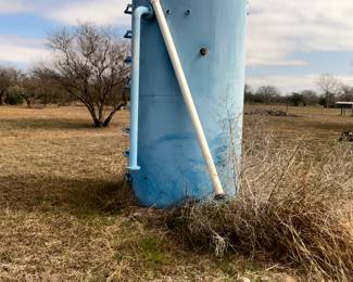 LARGE WATER TANK