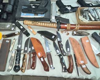 LOTS OF GREAT KNIVES & SHEATHS