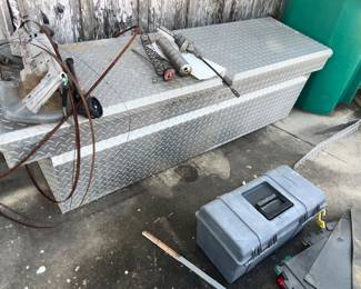 SUPER DIAMOND PLATE TRUCK TOOL BOX