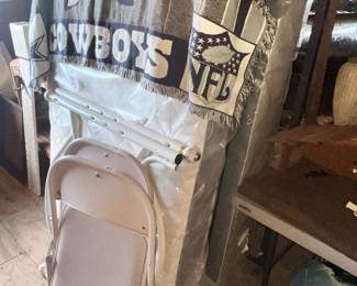 COMPLETE WHITE IRON TRUNDLE BED w/ MATTRESS