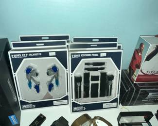 R-SERIES DROID DEPOT ACCESSORIES IN BOXES
