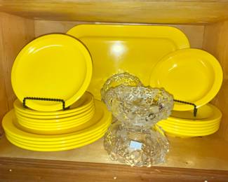 18 PC SET OF YELLPOW "TEXAS WARE "