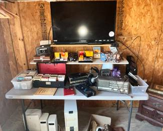 TV AND VINTAGE ELECTRONICS