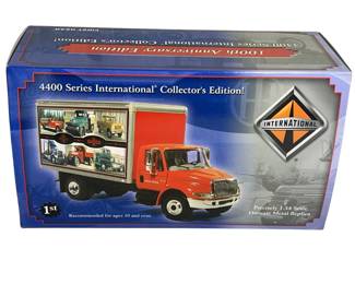 Diecast IH Harvester 100th 2002 4400 Series Truck Original Box