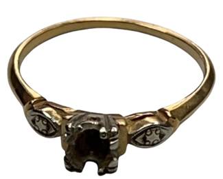 14K Gold Ladies Ring Setting Scrap No Main Stone 1.8g