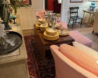 Drop leaf table, beautiful rug