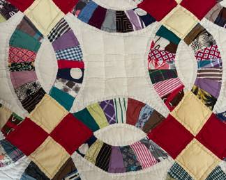 Beautiful Circle Handmade Quilts!
