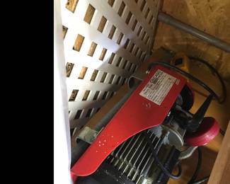 Chicago electric 440# hoist!