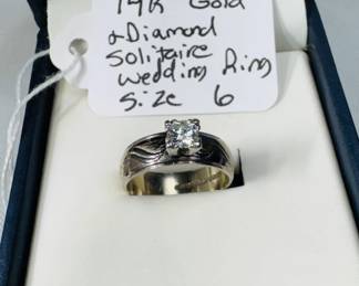 14K GOLD RING WITH DIAMOND SOLITAIRE