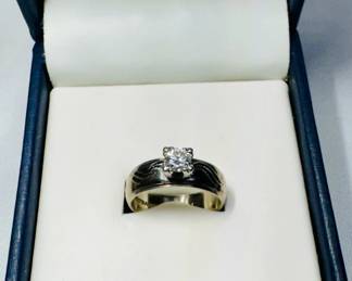 14K GOLD RING WITH DIAMOND SOLITAIRE