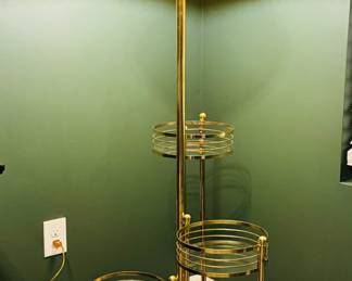 MID CENTURY MODERN HOLLYWOOD REGENCY 3 TIER BRASS AND GLASS FLOOR LAMP/PLANTSTAND