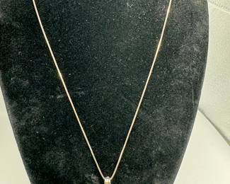 STERLING SILVER NECKLACE WITH FRESHWATER PEARL IN SWIRL CAGE PENDANT 