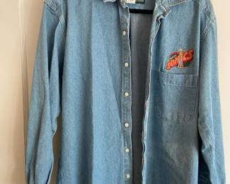 Circa 1990s Embroidered Denim Button Up Long Sleeve Shirt – Size Small