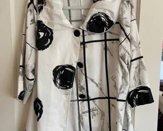 Adore Abstract Print Button Up Quarter Sleeve Blouse – Size Small
