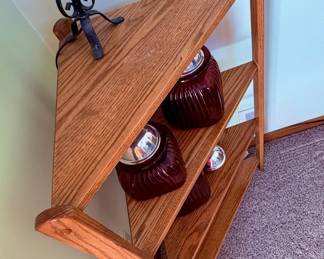 Corner shelving unit