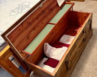 Lane cedar chest