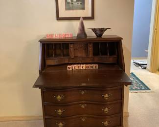 Circa 1940s Ball and Claw Feet Serpentine Front Mahogany Secretary Desk 6