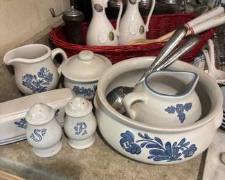 Pfaltzgraff Yorktowne Stoneware Tableware