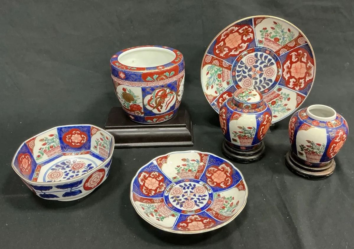  01 Gold Imari Porcelain Pieces