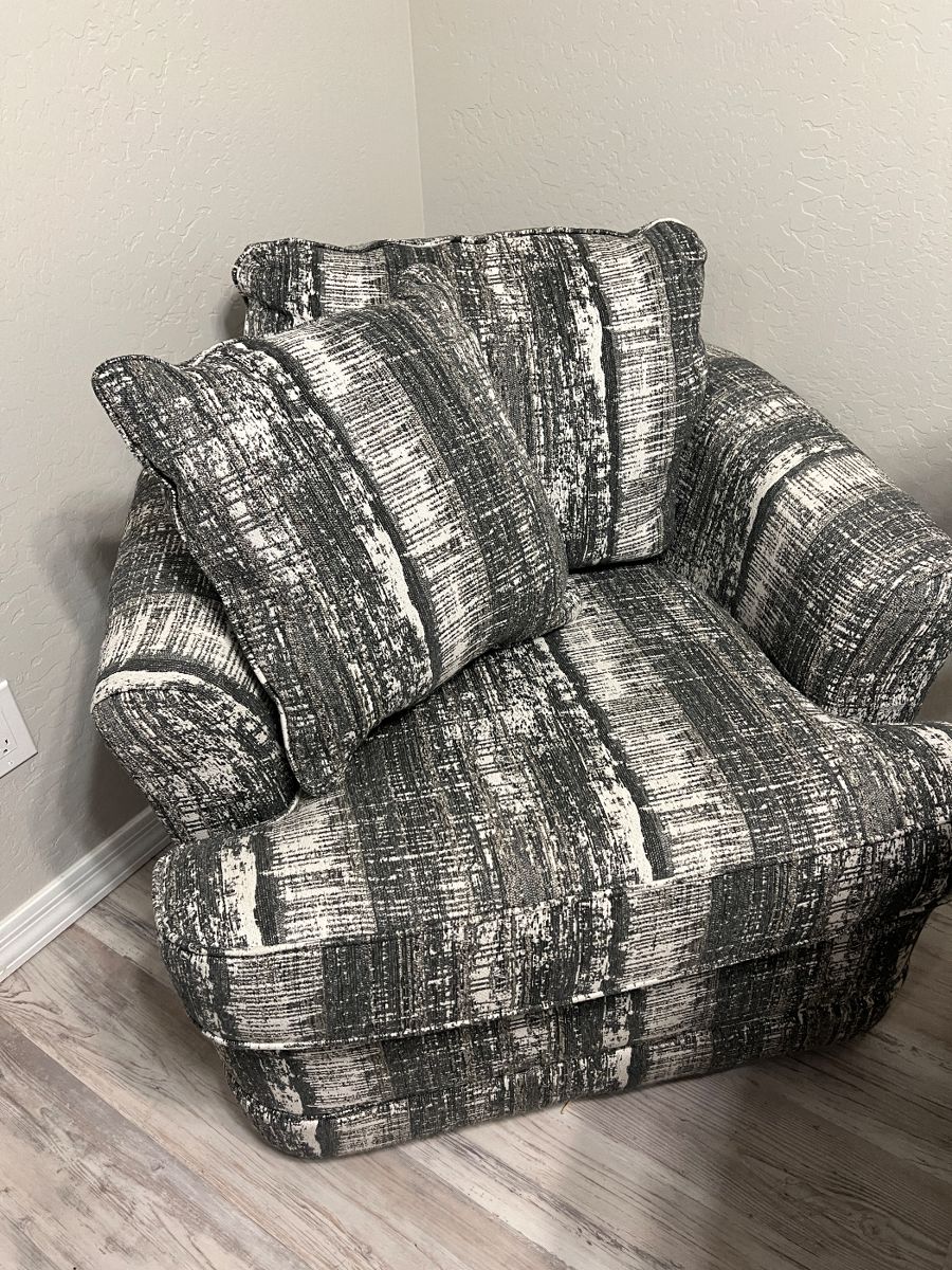Swivel Occasional Chair