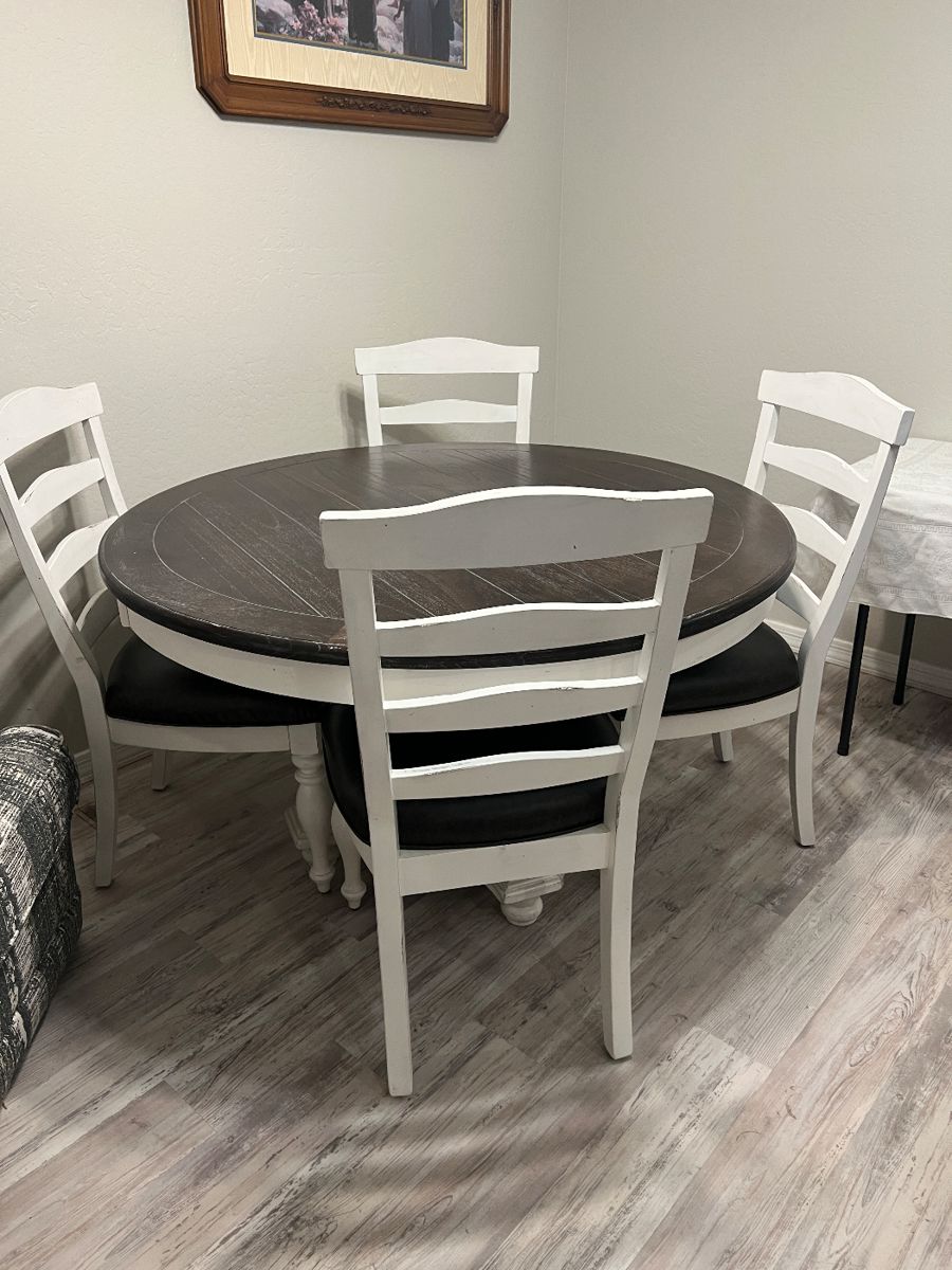 darling table and 4 chairs