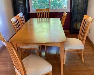 Stanley Maple Dining Table w/6 Chairs