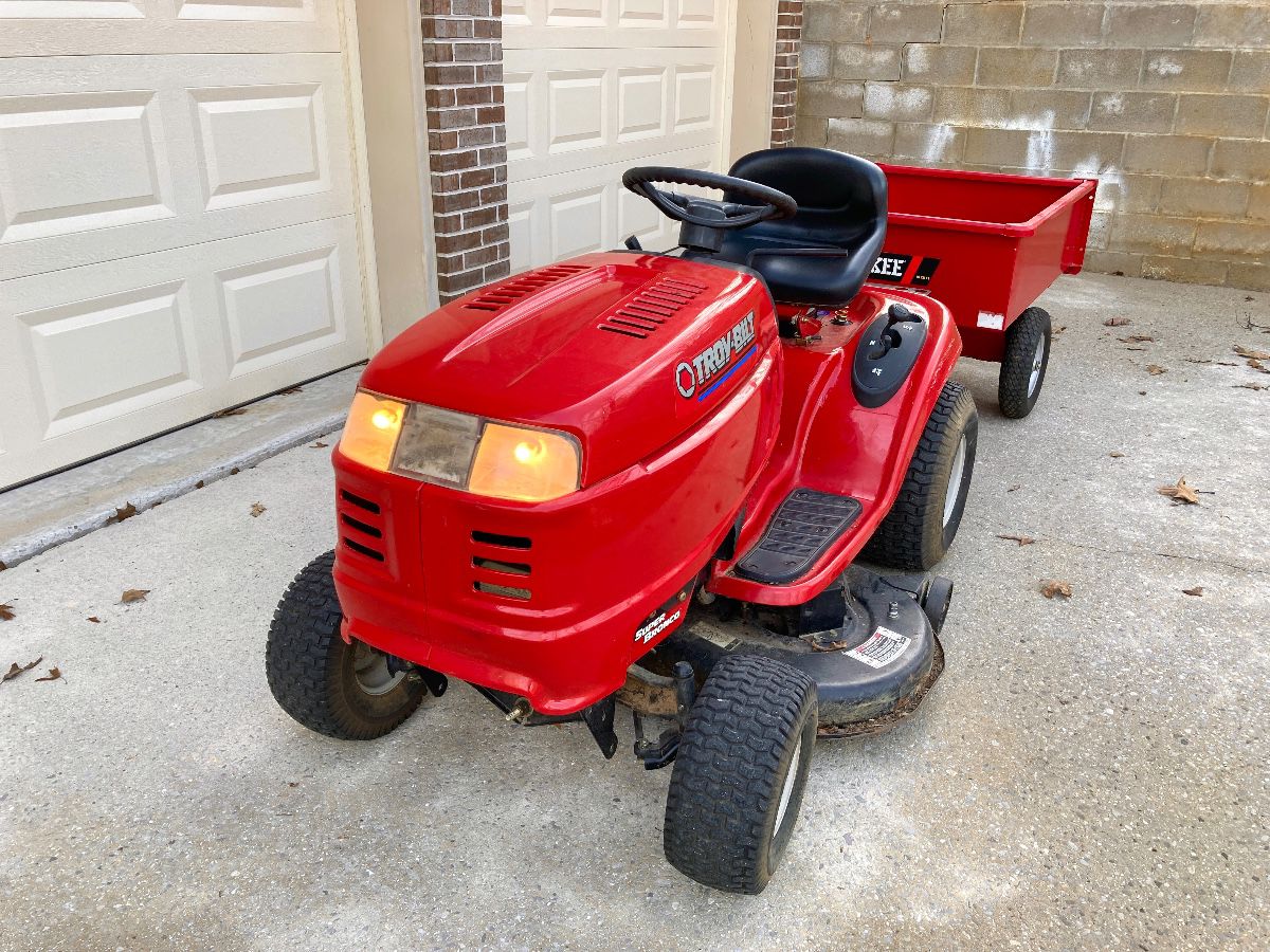 Troy-Bilt Super Bronco 42 Inch Riding Lawnmower w/ Trailer and Mower Bagger