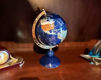 Lapis globe