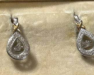 14k gold beating heart diamond earrings for pierced ears