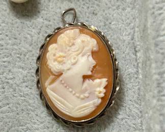 sterling cameo pendant