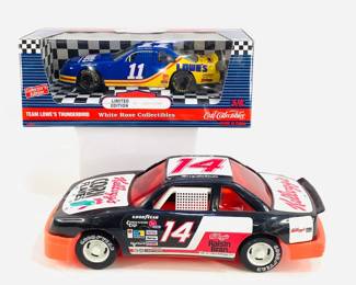 White Rose Lowes Car & Kellogg's Car