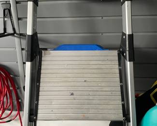 Heavy Duty 6' Aluminum Ladder