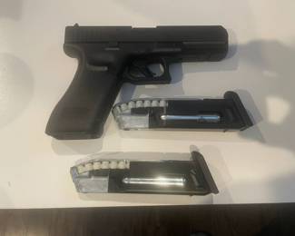 Air/Pellet Luger Pistol w/extras