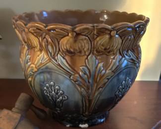 Majolica planter